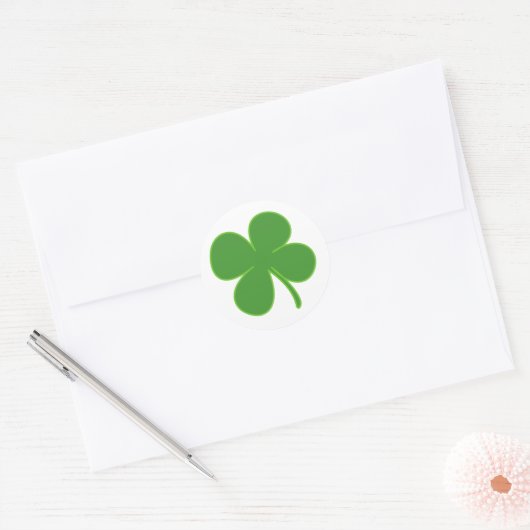 Lucky Green Shamrock | Simple Clover Leaf Design Runder Aufkleber (Umschlag)