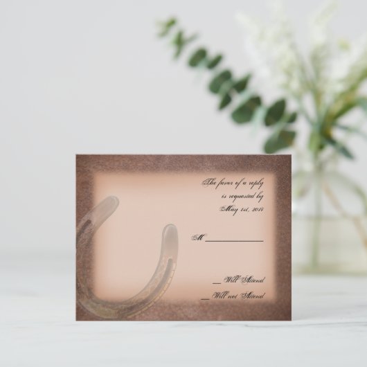 Lucky Horseshoe auf der braunen Leder-Reaktionskar RSVP Karte (Stehend Vorderseite)