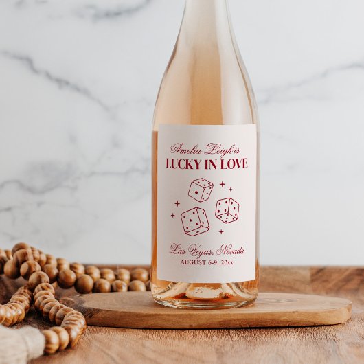 Lucky in Liebe Cocktails Bachelorette Wochenende Weinetikett
