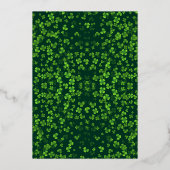 Lucky In Liebe St. Patrick's Day Brautparty Real Folieneinladung (Rückseite)