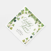 Lucky in Love Bridal Shower Green Shamrock  Serviette (Ecke)
