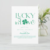Lucky in Love Shamrock White x Green Bridal Shower Einladung (Stehend Vorderseite)