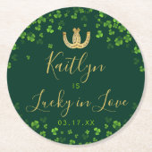 Lucky In Love St. Patrick's Day Bridal Shower Runder Pappuntersetzer (Vorderseite)