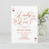 Lucky In Love Vintage Cupid Bridal Shower Einladung (Stehend Vorderseite)