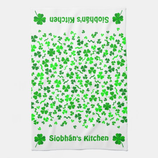 Lucky Irish Shamrocks Clover Personalized Geschirrtuch (Vertikal)