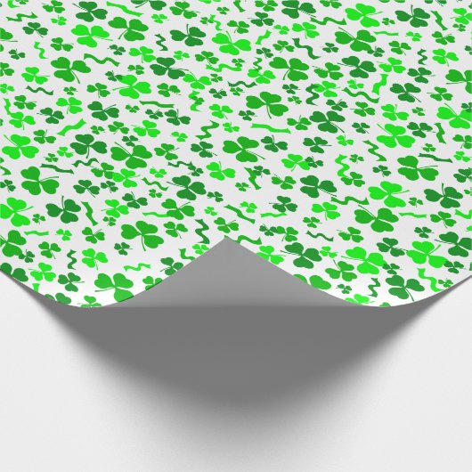 Lucky Irish Shamrocks Confetti Pattern Geschenkpapier (Ecke)