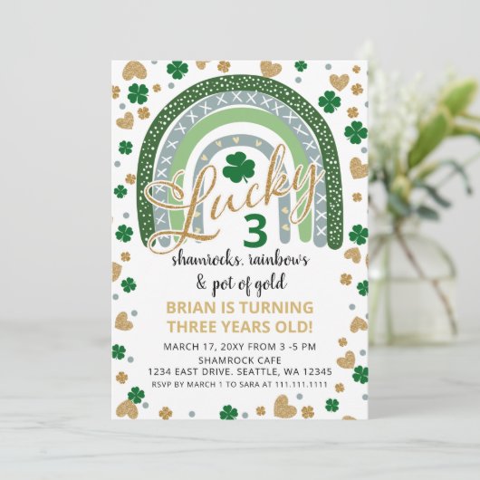 Lucky Kleeblatt Rainbow St Patrick Boy Birthday Einladung (Stehend Vorderseite)