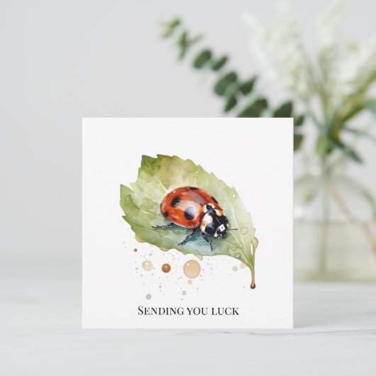 Lucky Ladybug über Leaf Einladung (Stehend Vorderseite)