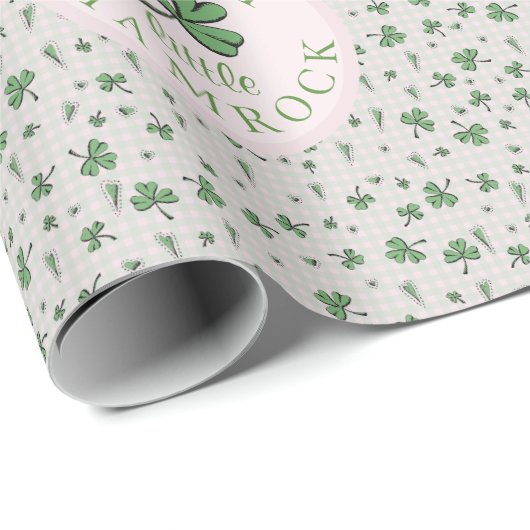 Lucky Little Kleeblatt St Patricks Day Geschenkpapier (Rolleneckpunkt)