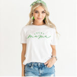 Lucky Mama Niedliches Script St. Patrick's Day Shi T-Shirt<br><div class="desc">Jeden Tag fügen wir neue Designs hinzu!</div>