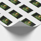 Lucky Mom – St. Patrick’s Day Clover Design Geschenkpapier (Ecke)