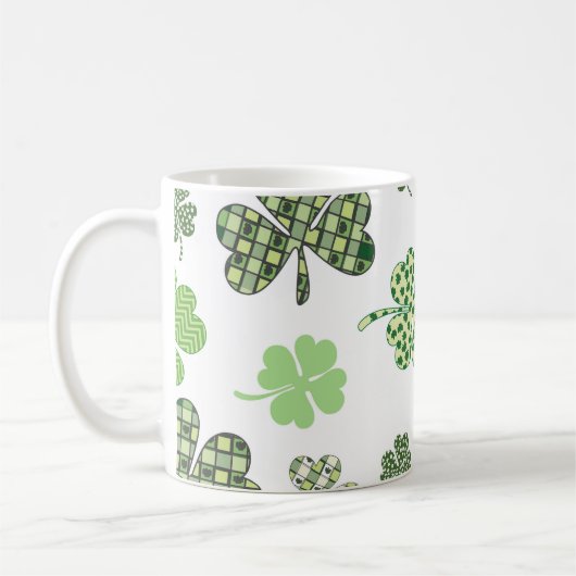 Lucky Monogram St. Patrick's Day Clovers Kaffeetasse (Links)