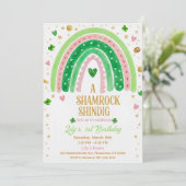 Lucky One 1st Birthday Invitation Einladung (Stehend Vorderseite)