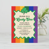 Lucky One Cute Shamrock St. Patrick's 1st Birthday Einladung (Stehend Vorderseite)