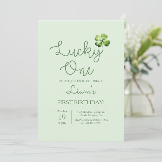 Lucky One Kleeblatt Birthday Boy Einladung (Stehend Vorderseite)