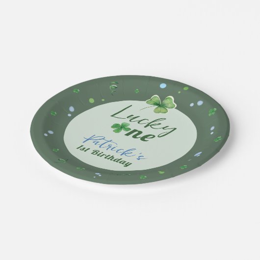 Lucky One St Patrick Boy Birthday Pappteller (Schrägansicht)
