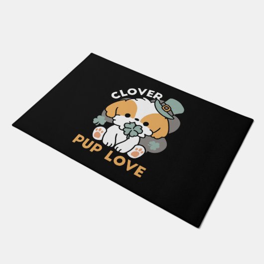 Lucky Pup mit Clover - St. Patrick's Day Gift Fußmatte (Schrägansicht)