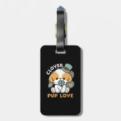 Lucky Pup mit Clover - St. Patrick's Day Gift Gepäckanhänger (Rückseite vertikal)