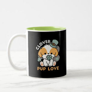 Lucky Pup mit Clover - St. Patrick's Day Gift Zweifarbige Tasse