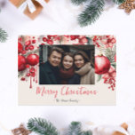 Lucky Red Poinsettia Family Foto Feiertagskarte<br><div class="desc">Diese schöne rote Weihnachtskarte ist mit einem festlichen Aquarelldesign und Platz für ein Foto der Familie ausgestattet. Passen Sie diese Karten mit der Personalisierungsfunktion einfach an.</div>