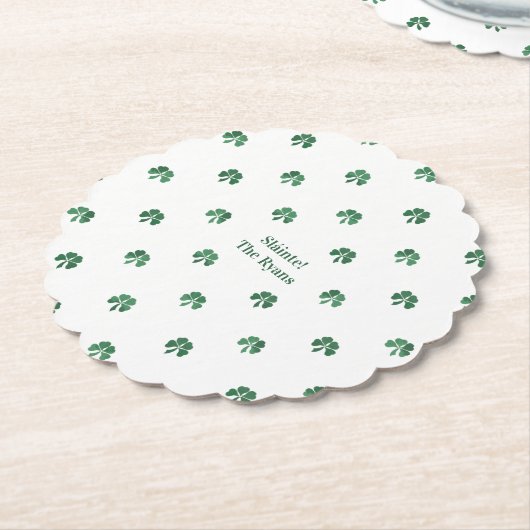 Lucky Shot Painterly Clover Saint Patrick's Day Untersetzer (angewinkelt)
