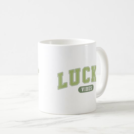 Lucky Vibes Kaffeetasse (VorderseiteRechts)
