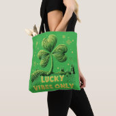 Lucky Vibes Only Yarn Clover St Patrick's Day Tasche (Von Nahem)