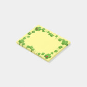 Lucky Vier-Leaf-Clovers & Ladybugs auf Gelb Post-it Klebezettel (angewinkelt)