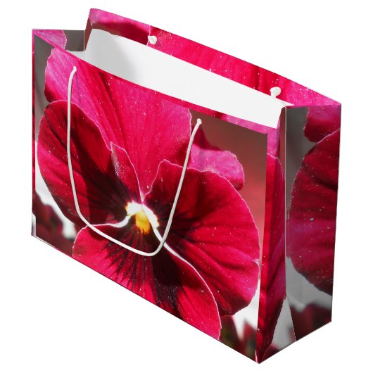 Lucrezia Große Geschenktüte (Vorderseite Schrägansicht)