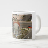 Lucy die Elefant-Tasse Jumbo-Tasse (Vorderseite Rechts)