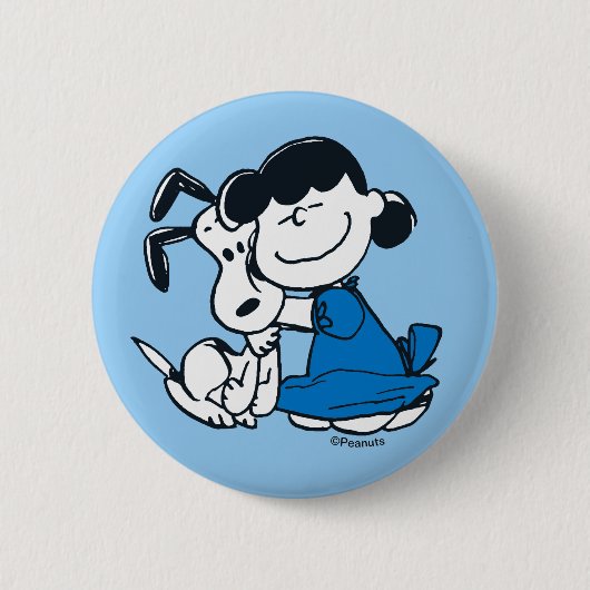 Lucy Hugging Snoopy Button (Vorderseite)