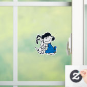 Lucy Hugging Snoopy Fensteraufkleber (Zuhause)