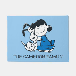 Lucy Hugging Snoopy Fußmatte