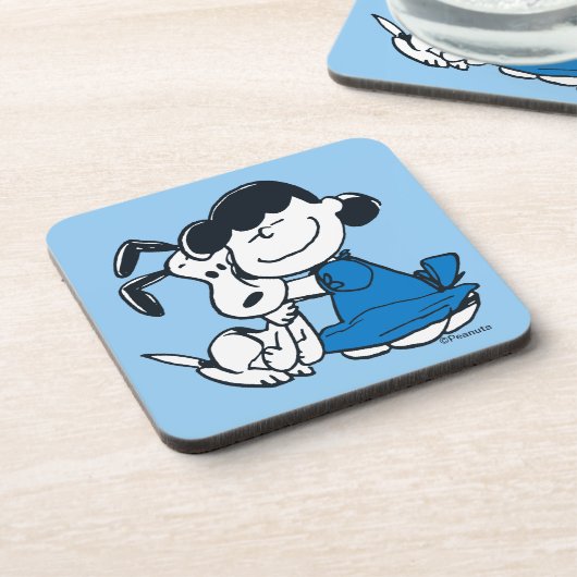 Lucy Hugging Snoopy Getränkeuntersetzer (Linke Seite)