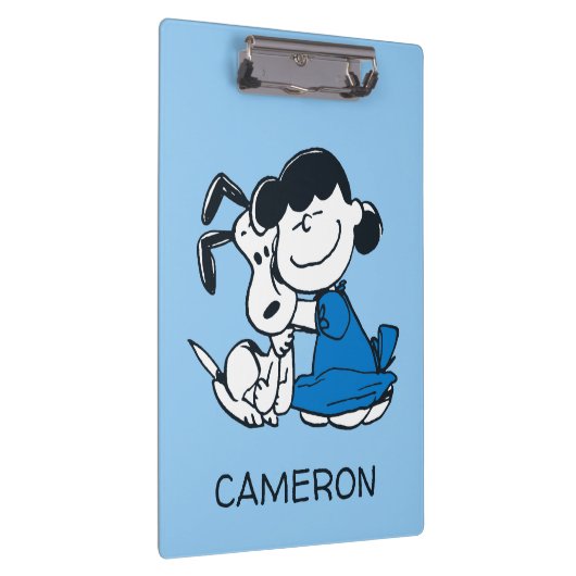 Lucy Hugging Snoopy Klemmbrett (Rechts)