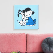 Lucy Hugging Snoopy Leinwanddruck (Insitu (Wohnzimmer))