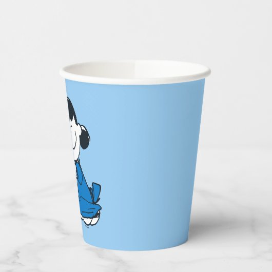 Lucy Hugging Snoopy Pappbecher (Links)