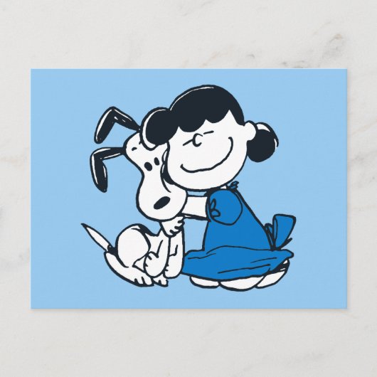 Lucy Hugging Snoopy Postkarte (Vorderseite)