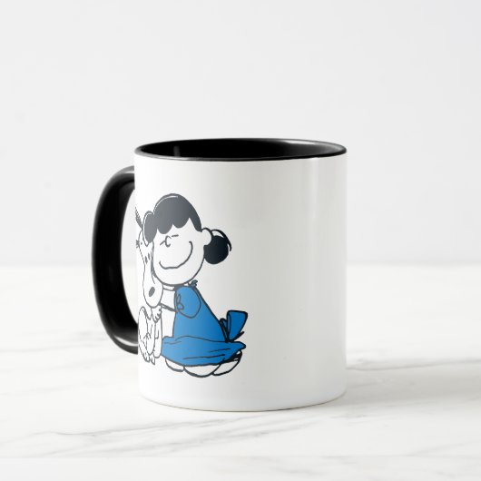 Lucy Hugging Snoopy Tasse (Vorderseite Links)