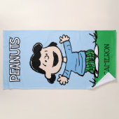 Lucy mit Waffen weit Strandtuch (Vorderseite)