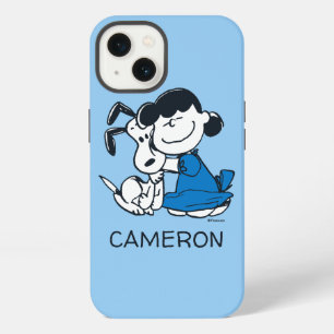 Lucy umarmt Snoopy iPhone 13 Hülle