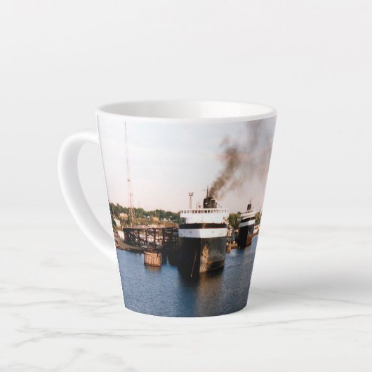 Ludington Ferries Latte Tasse (Linke Ecke)