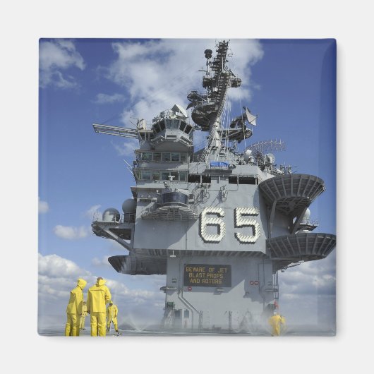 Luftabteilung Sailors testen die Sprinkleranlage Magnet (Vorne)