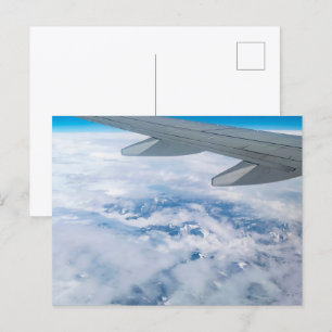 Luftansicht auf die schneebedeckten Alpen – Flug n Postkarte