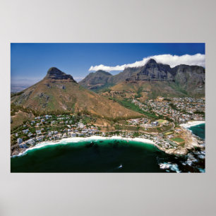 Luftansicht der Atlantikküste mit Clifton Poster