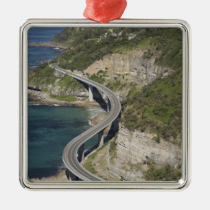 Luftansicht der Sea Cliff Bridge in der Nähe von W Silbernes Ornament