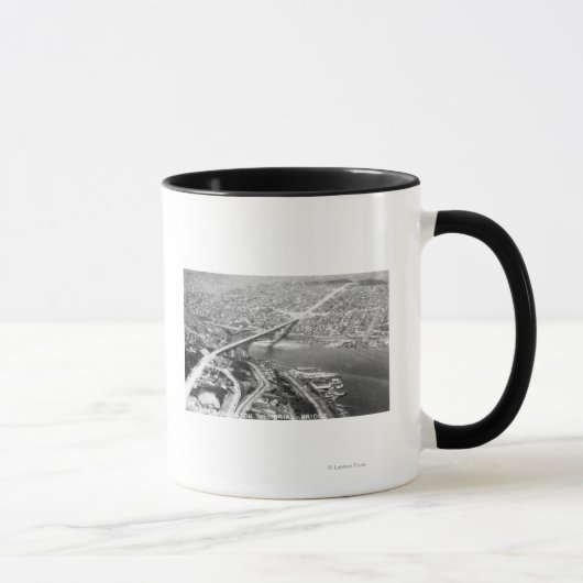 Luftaufnahme der Aurora-Brücke Tasse (Rechts)