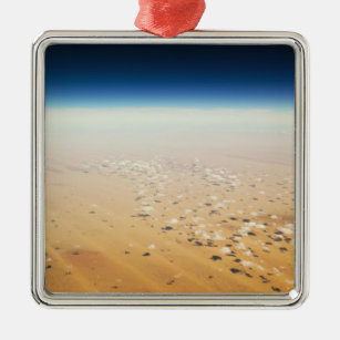 Luftaufnahme einer Wüste Silbernes Ornament