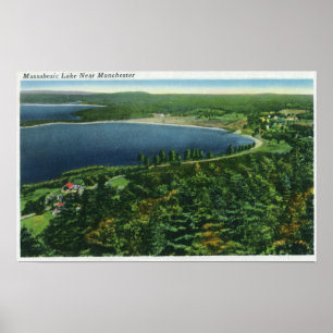 Luftaufnahme von Massabesic See nahe Stadt Poster