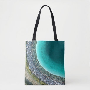 Luftaufnahmen von Wasserkörpern, umgeben von Tasche